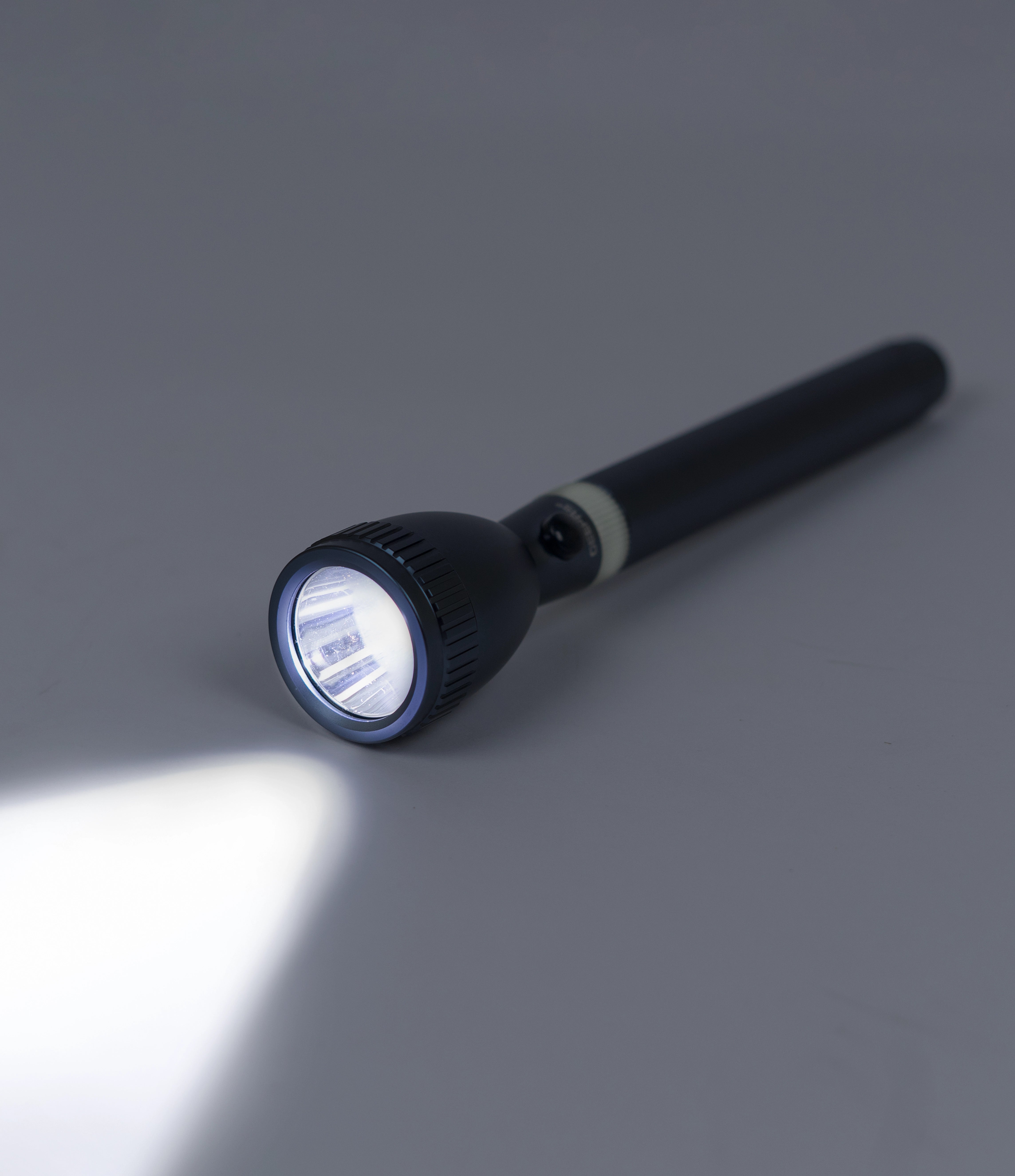 98 type rechargeable cree led flashlight Geepas CREE LED Torch - Rechargeable LED Flashlight